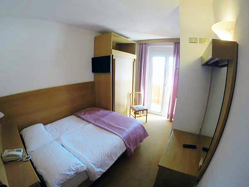 Hotel Olympia Molveno Eksteriør billede