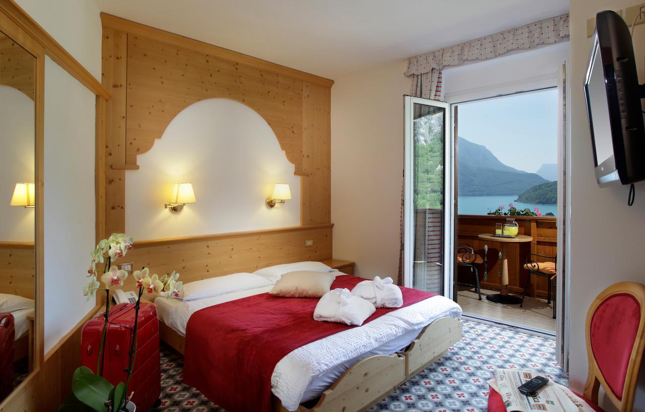 Hotel Olympia Molveno Eksteriør billede